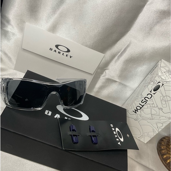 LAST ONE!! CUSTOM BATWOLF OAKLEYS - Picture 5 of 9